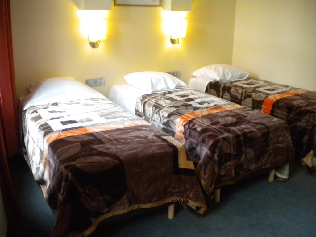 Hotel Queen Mary Brussel Bagian luar foto