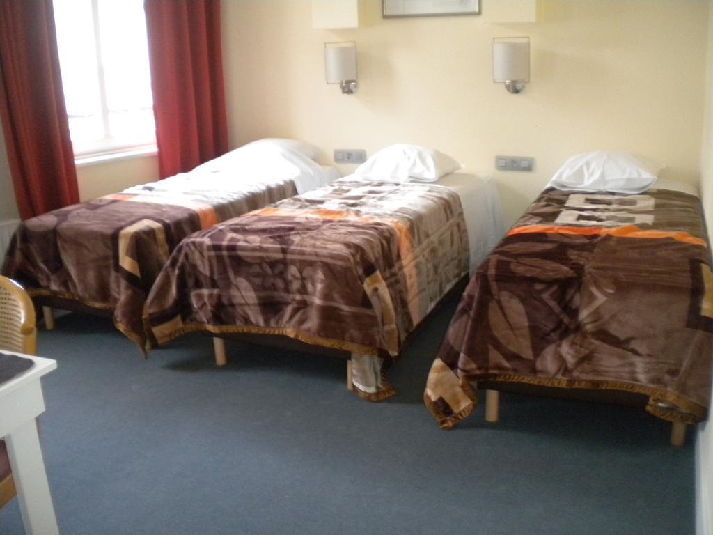 Hotel Queen Mary Brussel Bagian luar foto