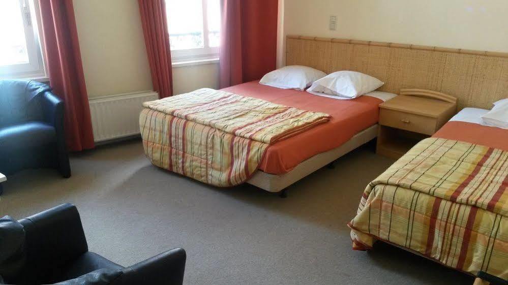 Hotel Queen Mary Brussel Bagian luar foto