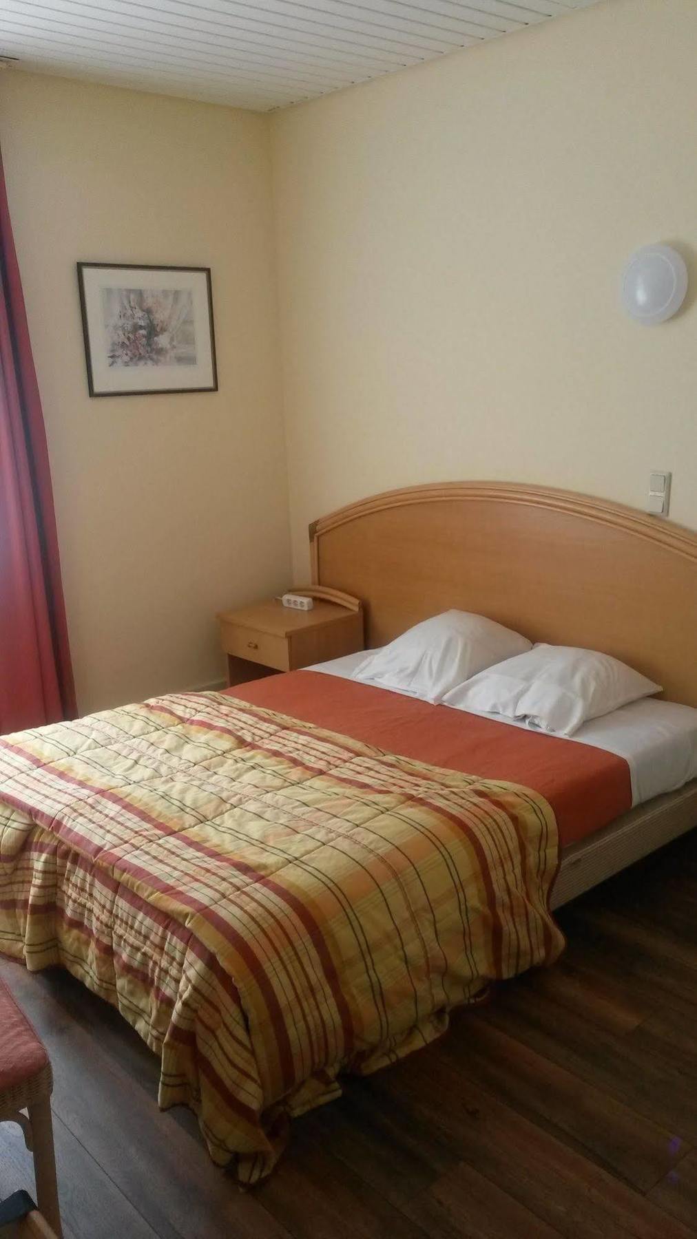 Hotel Queen Mary Brussel Bagian luar foto