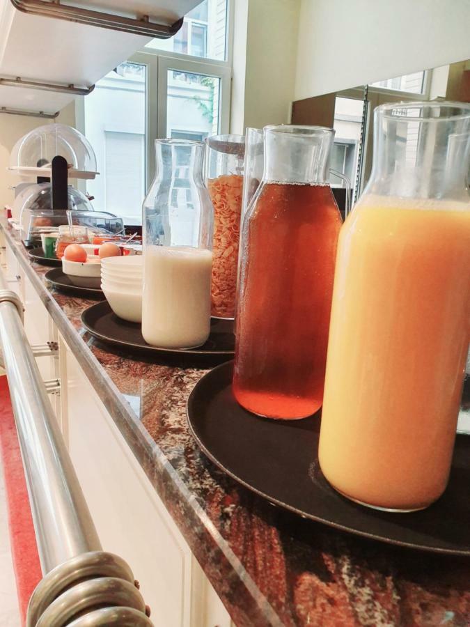 Hotel Queen Mary Brussel Bagian luar foto